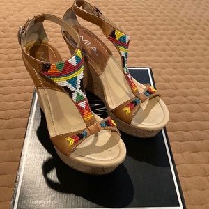 Mia Suri Natural Leather Native American Style Beaded Wedges 7,5M Worn 1x C14948